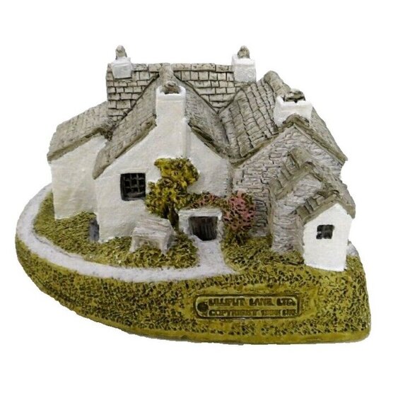 Lilliput Lane Other - LILLIPUT LANE Dove Cottage ceramic decoration handmade in the UK vintage